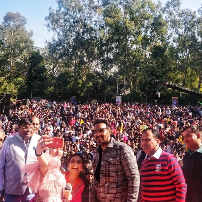 Ajay Devgn (@ajaydevgn) on Twitter photo Feeling the love in Jaipur at <a href="/DainikBhaskar/">Dainik Bhaskar</a> event!
#pinkcityjaipur #jaipurdairies #TanhajiPromotions
<a href="/itsKajolD/">Kajol</a> <a href="/TanhajiFilm/">TANHAJI: The Unsung Warrior</a> Feeling the love in Jaipur at <a href="/DainikBhaskar/">Dainik Bhaskar</a> event!
#pinkcityjaipur #jaipurdairies #TanhajiPromotions
<a href="/itsKajolD/">Kajol</a> <a href="/TanhajiFilm/">TANHAJI: The Unsung Warrior</a>