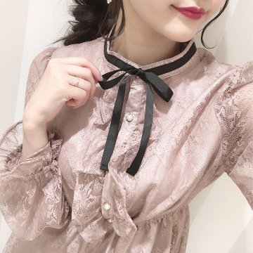 Evelyn Evelyn通販 大人気のワンピ 再入荷しました 総レースで大人可愛く着こなせます 一枚でトレンドコーデが完成 ウエストゴムで着やすくすっきりシルエットに 厚すぎない素材で今の時期イチオシです 総レースマキシop T Co