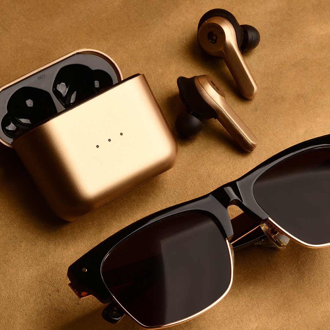 SkullcandyJapan's tweet photo. Indy Dope Gold👑
年の瀬で胸が高鳴る事も多々増えきているのでは?
限定のゴールドカラーのIndyと9fiveのサングラスでDopeな世界を試してみては👑
#feeldope #feelskullcandy #スカルキャンディー #Skullcandyjapan #Indy https://t.co/Ht2Y5XXLKg