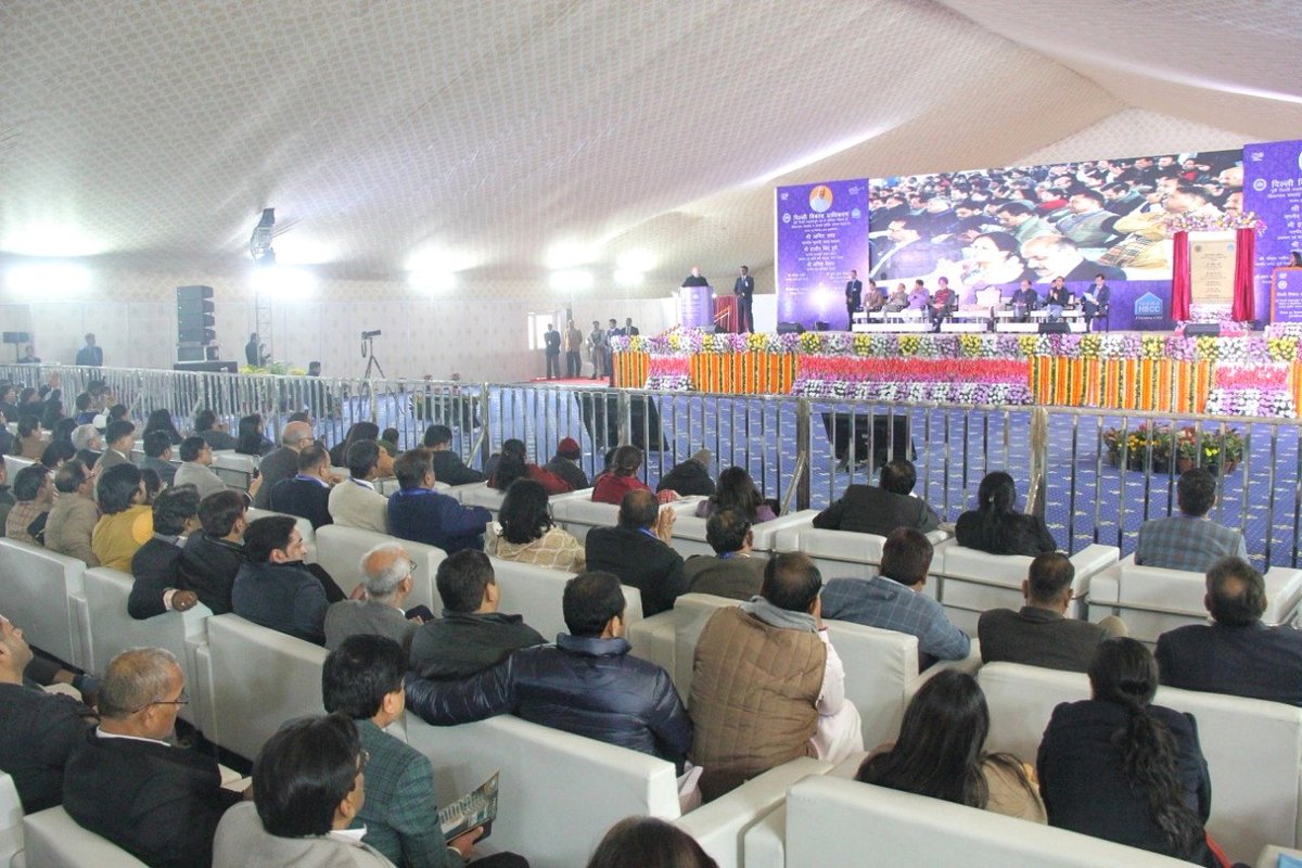 HardeepSPuri's tweet image. The first phase of East Delhi Hub being built by NBCC at a cost of ₹1393 crore will be spread over an area of 30 hectares. 

70% of this mixed use TOD project will have residential development, while 20% will be commercial areas &amp;amp; 10% will be devoted to civic amenities.