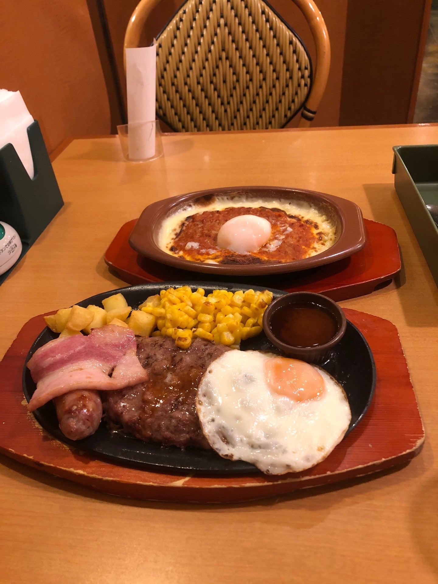 ほりうっちゃん Auf Twitter 今日は サイゼリヤに入りました たまには違うものも食べたいので ミックスグリルと半熟卵のミラノ風ドリアをパクパク サイゼリヤ 上本町店 In 大阪市 大阪府 T Co To3koi0w3e T Co Len7fe7ud0 Twitter