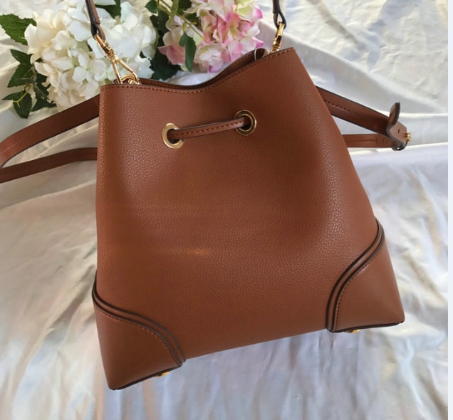 pk_collection's tweet photo. Michael Kors
Size: 20-13-7
#kitty #mycat #hermes #place #catlife #mood #styleblogger #hermesbag #fashioninspo #bloggerstyle #paris #love #igfashion #ad #insatagood https://t.co/w56J239nQY