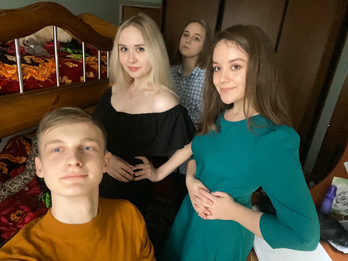 nomylord's tweet photo. АГА, КТО ВСЕХ ОТСТРАПОНИЛ АХКХПХУХП КТО? КТО? ДА МЫ КАНЕШНА @JiverGrayn @S9WxNzTcNqSROfP (и тошка покер)
Всем шпигунским составом пустили жюри по кругу
ЕЕЕ, 48 часов без сна не пропали даром
#FOXCODE🦊 https://t.co/QZDKzpbXd9