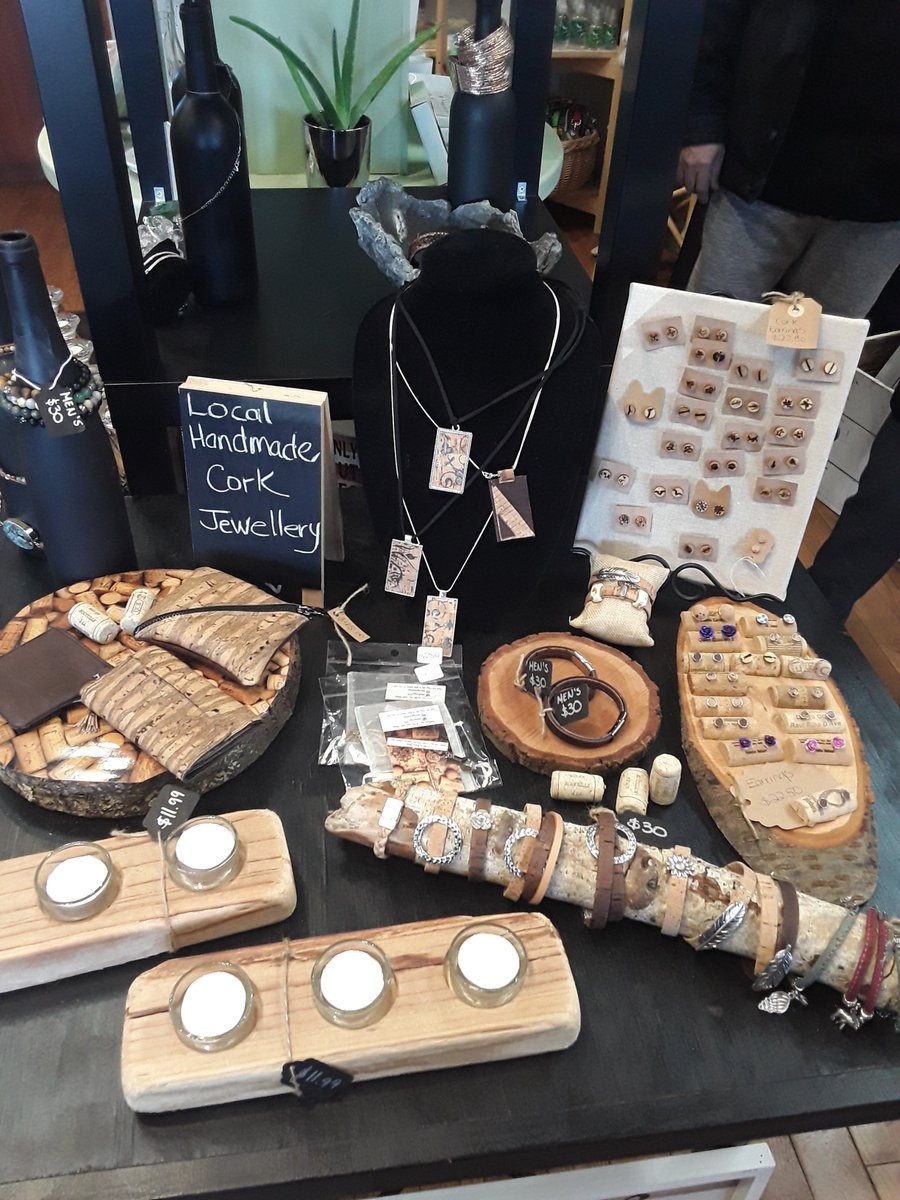 IdaDesignTO's tweet image. #MerryChristmas from Ida's Designs Cork #wine'rr