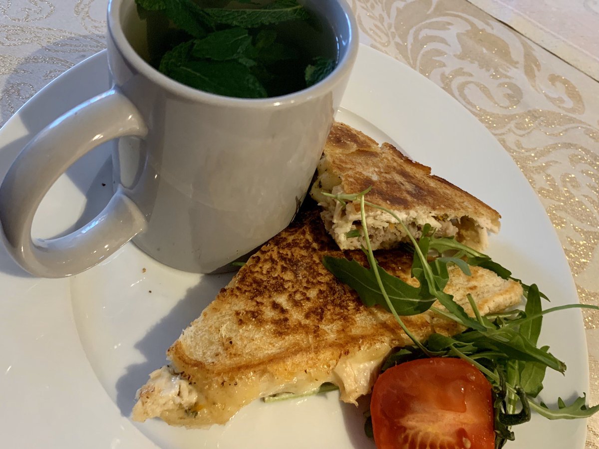 DrK_W1984's tweet photo. Good morning😒🎄
Turkey 🦃 and stuffing cheddar melt; mint tea 😋
#BoxingDayBreakfast https://t.co/GIVk0OlrSp