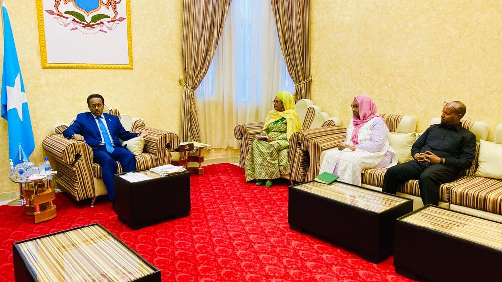 Halima_Yarey's tweet photo. Together with members of the commission, I’ve today updated President @M_Farmaajo and Prime Minister @HassanAKhaire on the status of the technical preparations for the elections in the next yea https://t.co/xLZ2qpPi8k