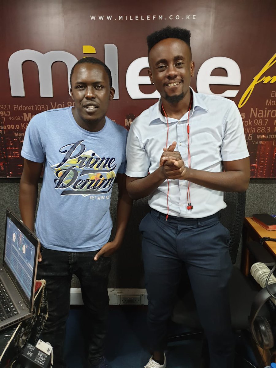 #BangaizaReloaded Boxing day Edition Uko vipi? Karibu tukuangushie burudani hadi tamati drop request zako <a href="/ankali_ray/">Ankali_ray</a> @DJTENKENYA <a href="/cleophasoluoch/">Cleophas Oluoch 🇰🇪</a>
