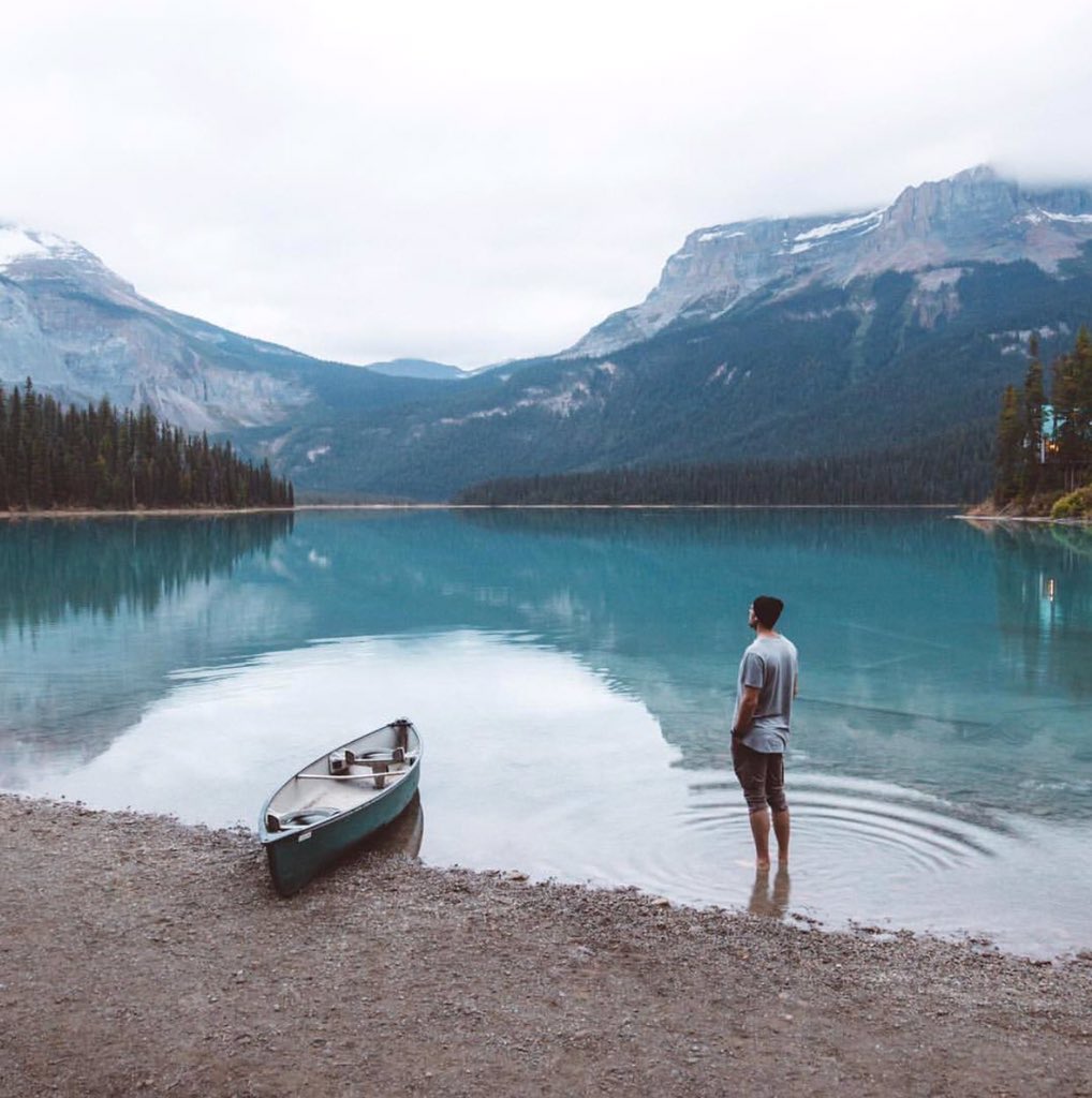 كبير في عين نفسي لاتهمني نظرة أحد لي ."
