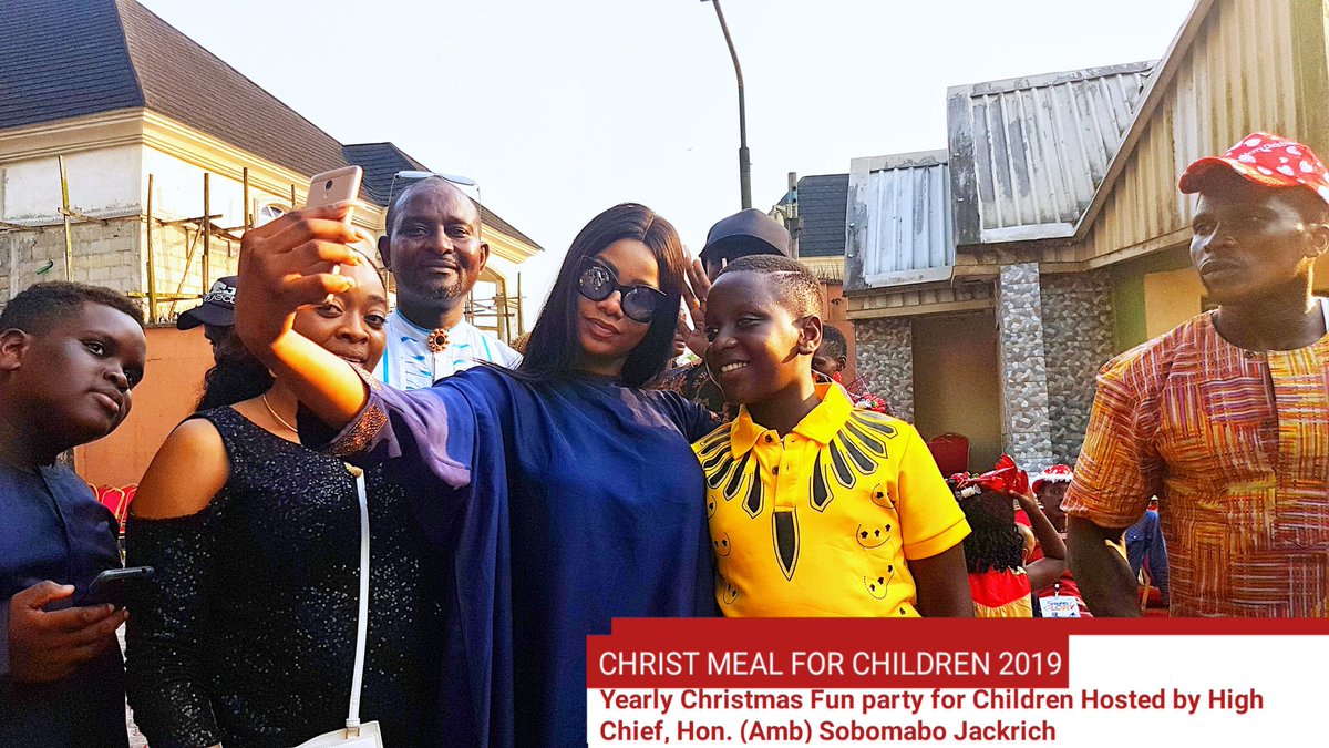 Kufmediaorg's tweet photo. A day with TACHA @ the CHRIST MEAL FOR CHILDREN CHRISTMAS DAY FUNFAIR Organized by @orig_egberipapa in Usokun, Degema, Rivers State.
#Tachaprebirthdayparty
#Tachatitans
#Tacha24
#TachaXCirocOwerri
#TachainUsokun https://t.co/WLpZvUPxuO