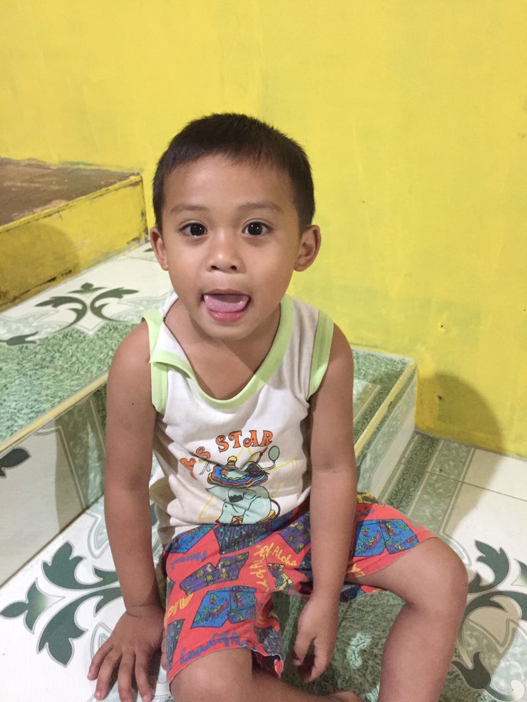 rhujelendary's tweet photo. Happy pill ni tita 😘 #bulingit https://t.co/6NdpP98NXl