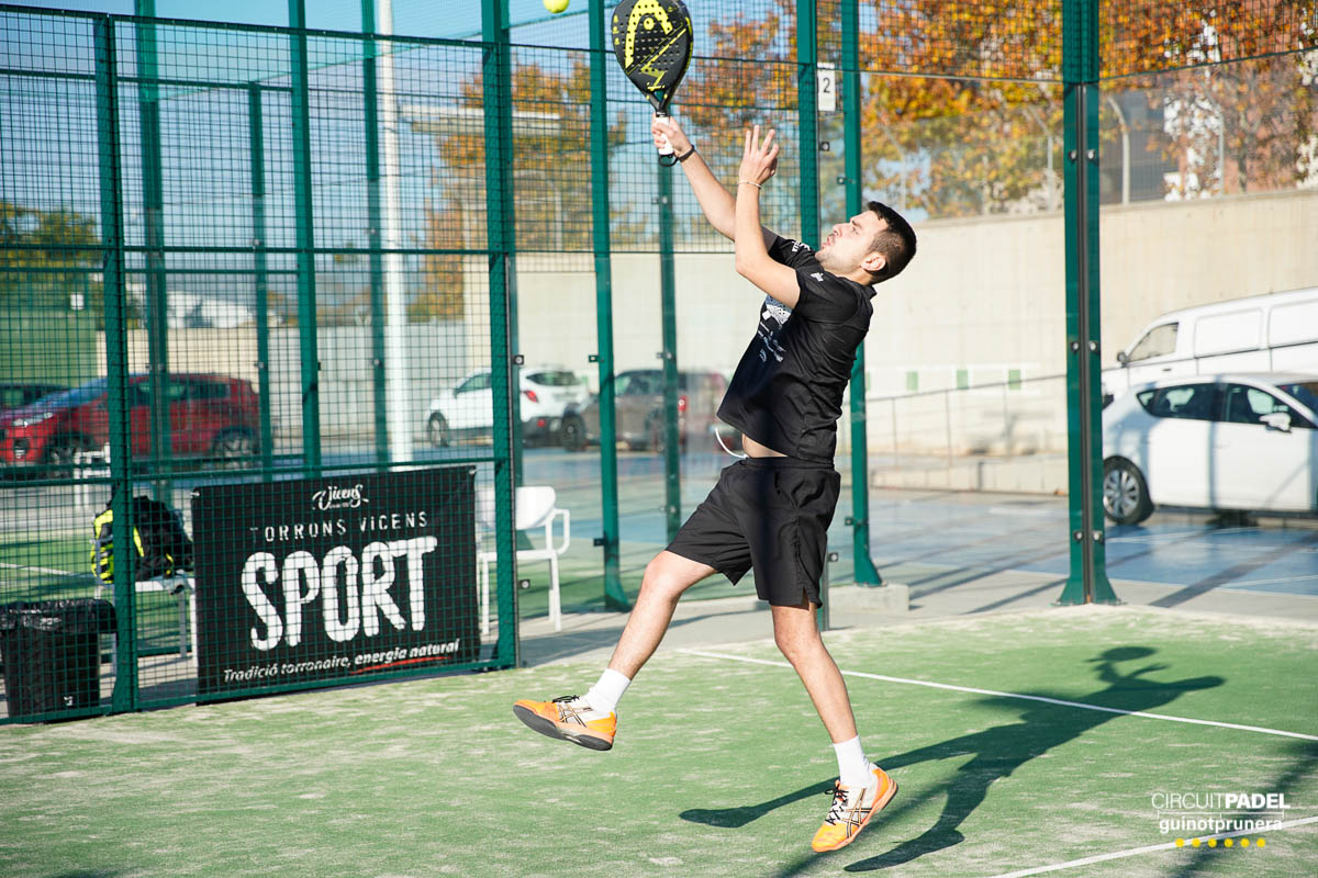 summapadel's tweet photo. Aquests dies de Nadal, més que mai, estem orgullosos de comptar amb el patrocini de @VicensSport la marca germana de @TorronsVicens. Gràcies per acompanyar-nos! 
.
#padel #circuitpadel #circuitguinotprunera #vicenssport #energianatural #summapadel https://t.co/PzpjVSqnHq