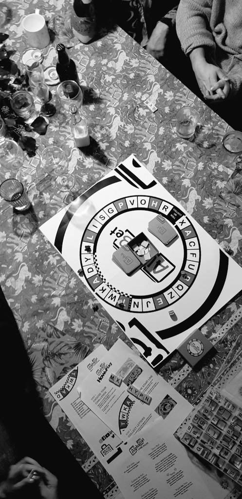 Edward_Grover's tweet photo. Cant go without playing @AlphabetBGame with the family this christmas!! Have a great holiday everyone! 
.
.
#boardgame #wordgame #tabletopgaming #family #BoxingDay #ChristmasDinner #ChristmasIsOverNowI https://t.co/6AXCKONK25