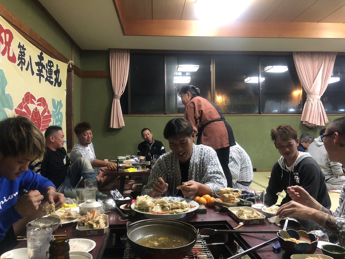 ikeada_no_ryu's tweet photo. 会社の蟹旅行🦀 https://t.co/VIcW7f1kiF