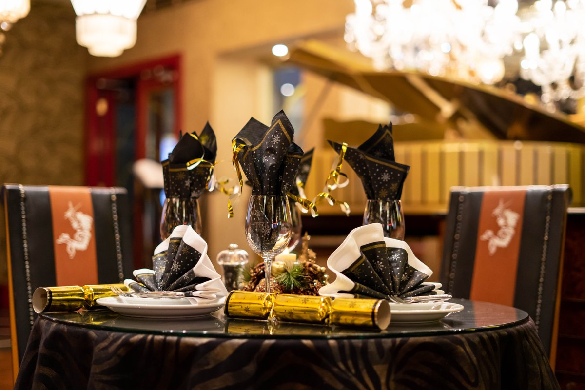 Why settle for Christmas Dinner left overs when you can dine with us in the Cafe Bar Concerto?
Christmas isn't over yet! Who is having Boxing Day Lunch with us today?

theearl.co.uk