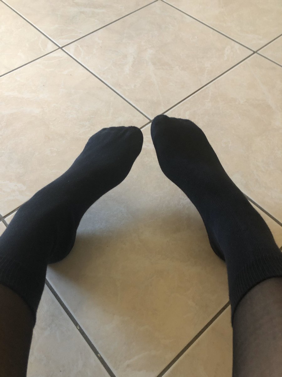 FeetLibe's tweet image. Meglio così