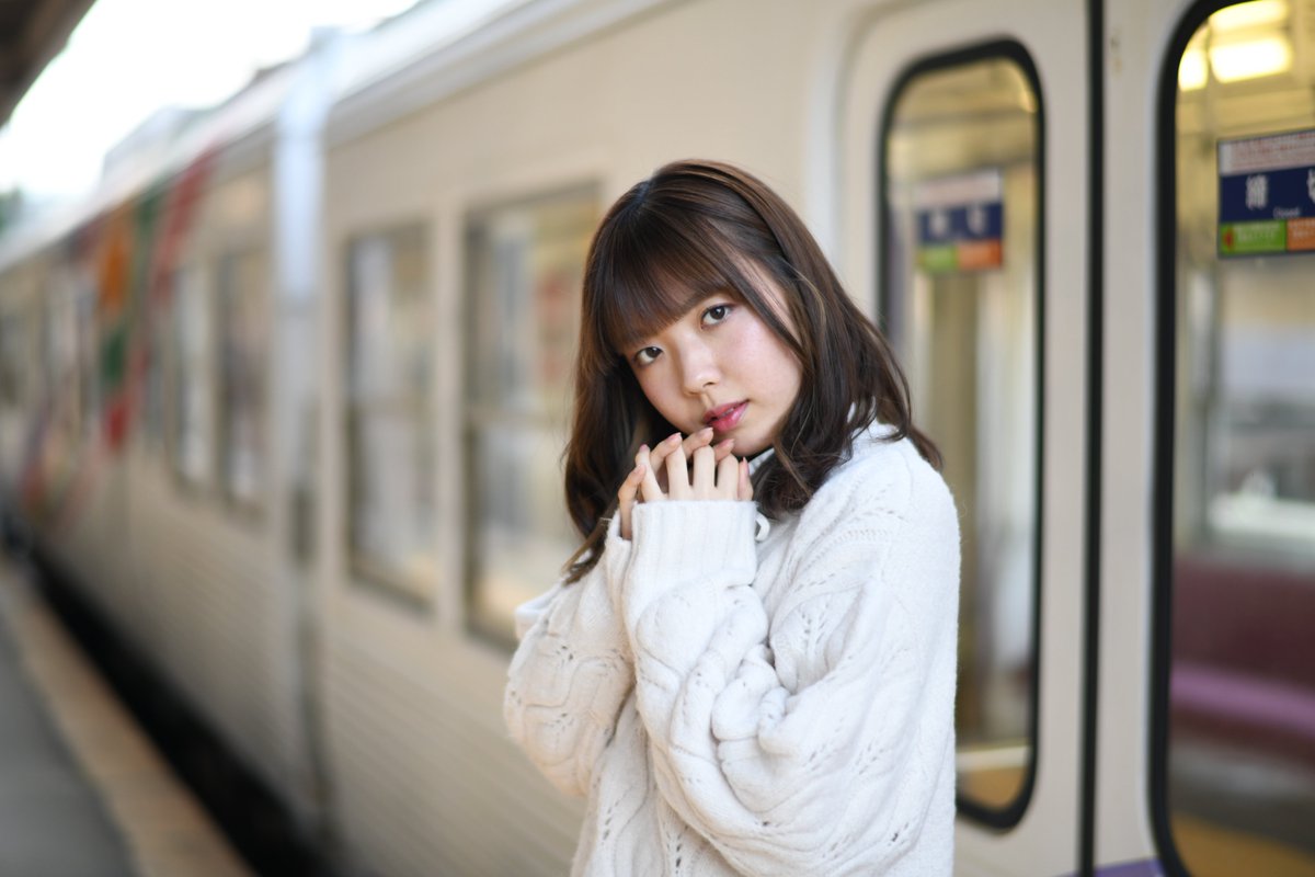 HolorinHikaru's tweet photo. 12/21 #夢宮まりあ @twinkle_kmmc07 さん #キミマチ撮影会 から（３）。

58mmで長めの標準、標準系は大好きな焦点距離です😊

#アルピコ交通 #上高地線 #新島々駅

#松

#Nikon #D850 #AFS58(AF-S NIKKOR 58mm f/1.4G) https://t.co/m4UE5MHWW9