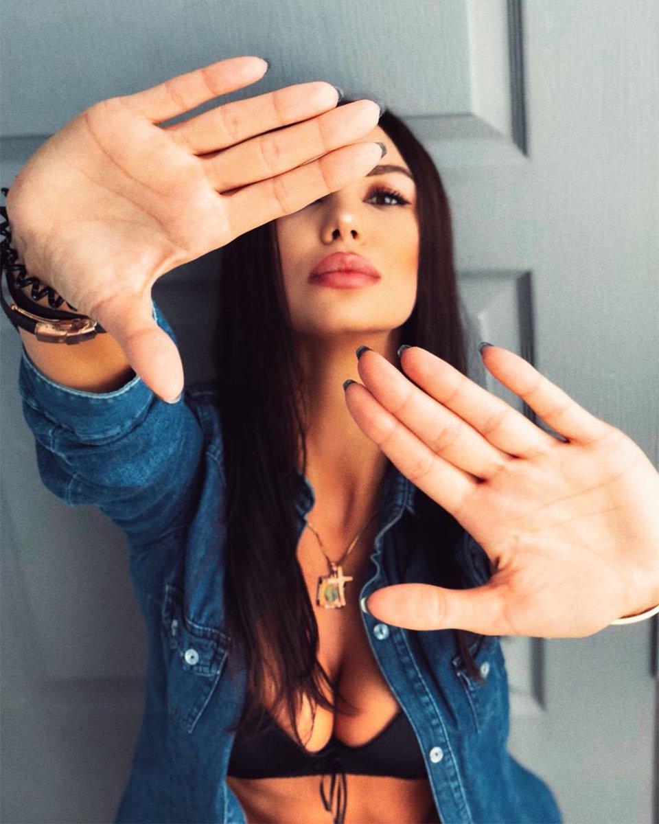 LiveJasmin's tweet photo. Delightful #DialNikki says ✋STOP✋ to all the holiday food! She knows it's not gonna have a happy ending. 😋
Join her at https://t.co/fMPdQrzSoA
#livejasmin #enoughfood #hothothot #superhot #cammodel #christmas https://t.co/wzFSLV7snl