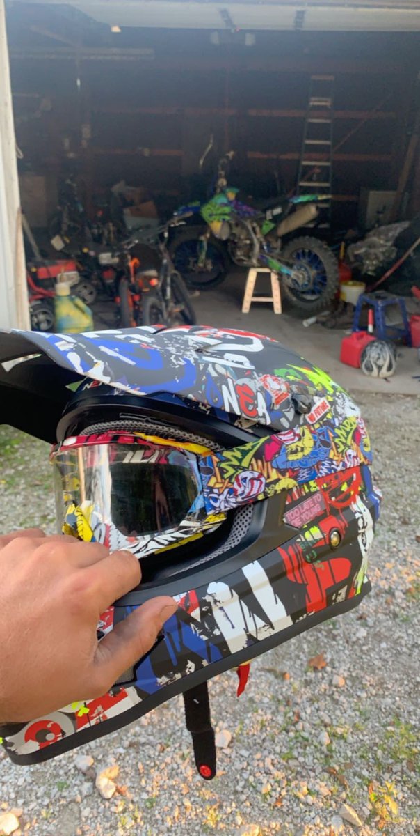 LenkerBrandon's tweet photo. Ok now that Christmas is over I’m so ready for racing, 80 degree weather, boat days, bonfires, camping, road trips and much more. https://t.co/oHhbmAm6ut