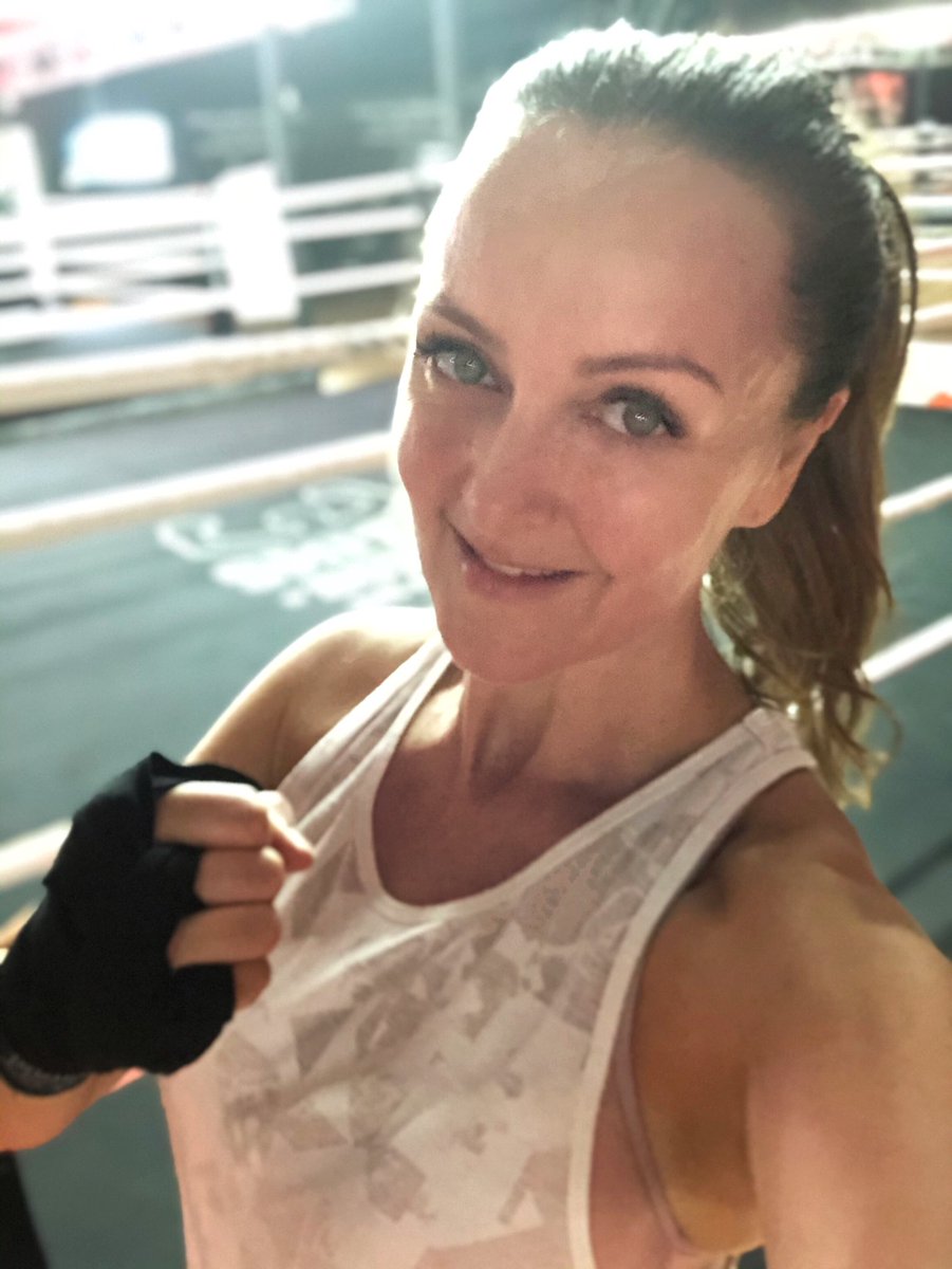 angelakilian's tweet photo. Look... it’s called Boxing Day... so I boxed! 🥊🎄 #christmastrifle #boxitoff https://t.co/wz6EHQhs5f