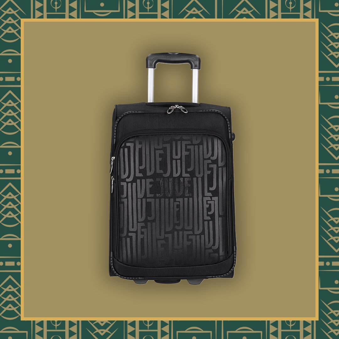 juventusfc's tweet photo. 🎄 Vacanze di Natale = Viaggi ✈️?

💼 Non dimenticarti di mettere questi prodotti in valigia! ➡️ https://t.co/v6oynlNJF3

#CHRISTMASHUP https://t.co/uDUM7IoSHD