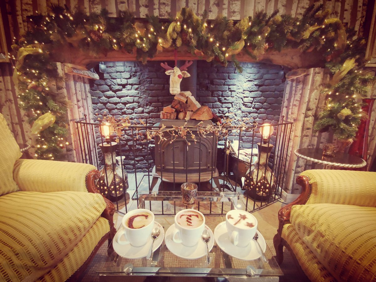 CrescentTurner's tweet photo. GOOD MORNING 🌞. A very merry Christmas from all of us here at the hotel and we hope you all had an amazing day yesterday. We are still open as normal throughout this festive period. So pop in and escape the cold with a coffee or a spot of lunch 🥶 + ☕ = 😊 #crescentturnermagic https://t.co/JuNeL58qbE