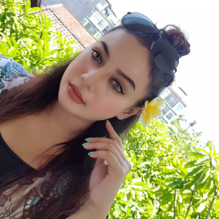 enziehally's tweet photo. ayo pergi bersamaku on #BIGOLIVE https://t.co/G4WlbyRvoK https://t.co/t0RL8zwqRl