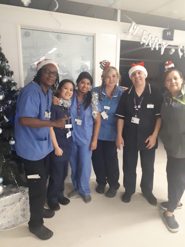 SajilaSagila's tweet photo. Amazing set of Christmas &amp; Boxing Day on #CPA ❤️🎄🎅🏼🎄❤️#NightShifts with my wonderful patients &amp; #WorkFamilyay #CPA #MDT #Yummy eclectic food too! #NHSChristmas #LoveMyJob this is one happy #NursingAssociate #NA #NSW #RCN #NightShiftShenanigans https://t.co/XpCqPSTOfH