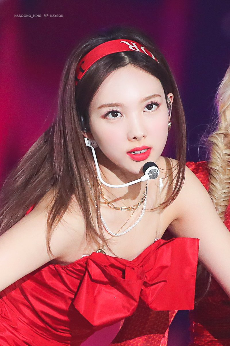 Blueming_922's tweet photo. 191225 💜🍒☃️❤️
#트와이스     #TWICE     #나연 #NAYEON  #ナヨン https://t.co/8Gw4ct8NrK