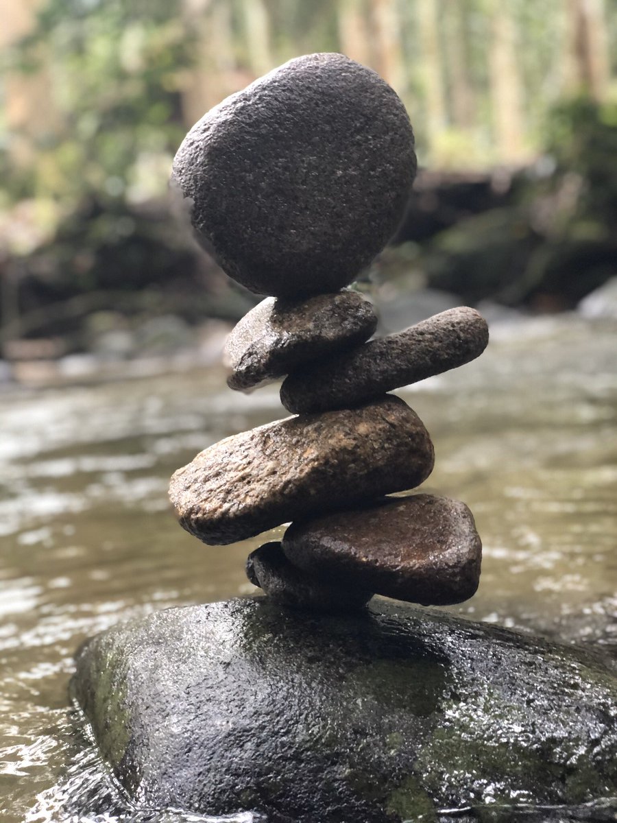 _NaimSolehen's tweet photo. Setiap cerita yg tertulis di sepanjang hidup kita adalah takdir dari Allah..Bahagia atau derita pasti ada hikmah disebaliknya..Senyumlah, kerana bahagia itu tetap ada walaupun ianya lewat tiba..😄🍃
#balancingstone https://t.co/qIjbquYKjb
