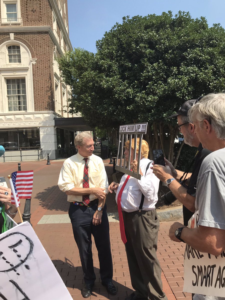 It’s great to have a front-row seat to American democracy. A thread of photos.