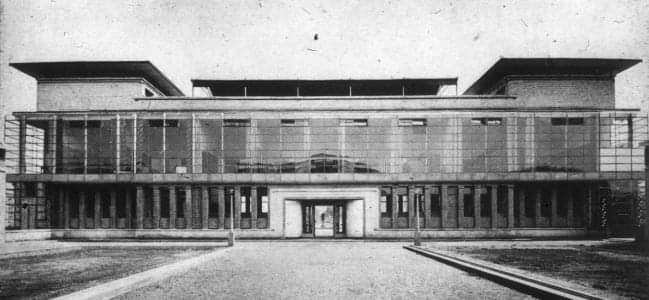 areasvellas's tweet photo. Walter Gropius & Adolf Meyer...
Werkbund #pavilion & model factory at the Werkbund exhibition,Cologne, Germany. 1914
#architecture #arquitectura #WalterGropius #Gropius #AdolfMeyer https://t.co/LT7ANesIZX