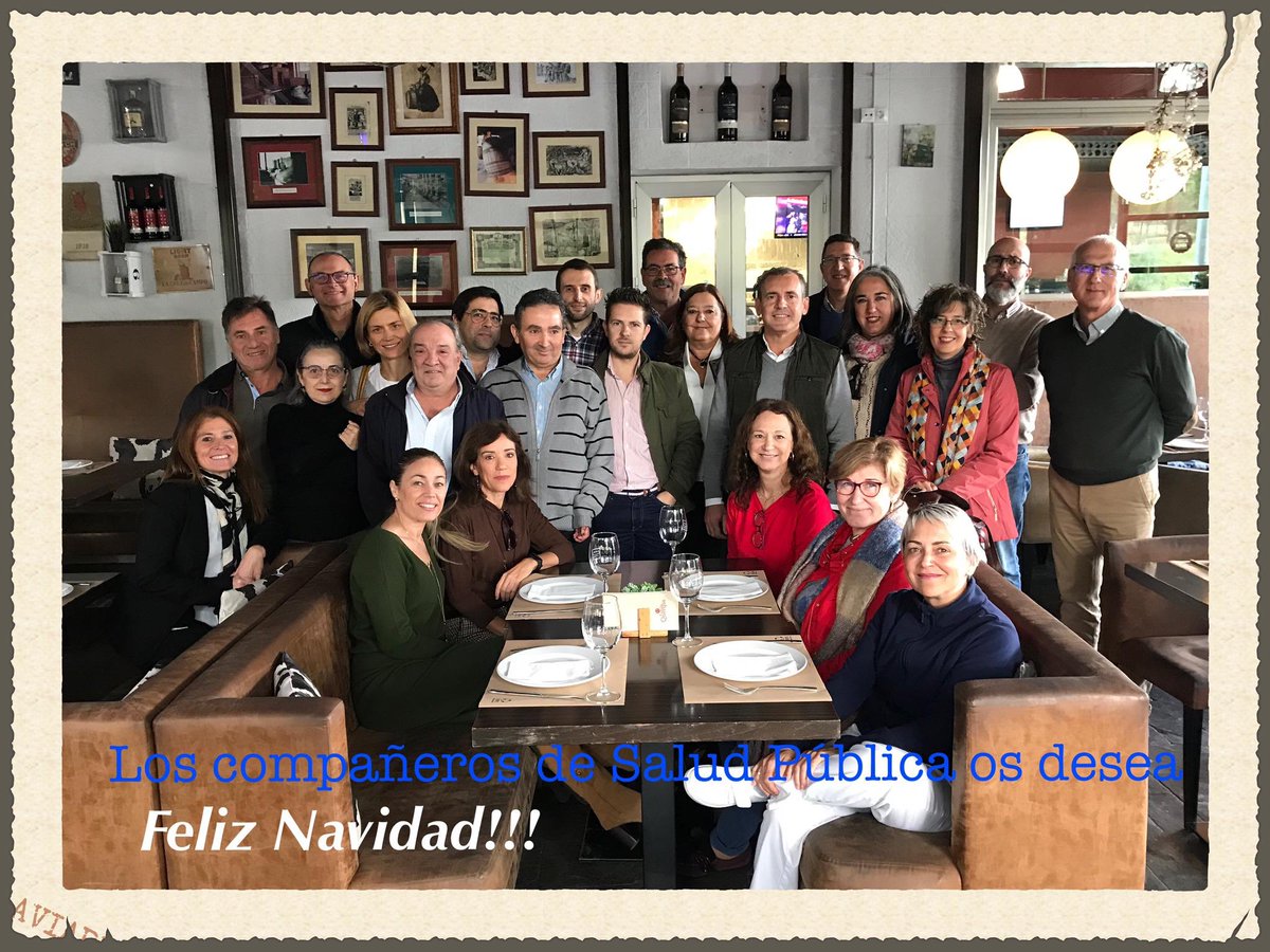 LeocadiaMacias's tweet photo. Los compañeros de Salud Pública del A.G. Norte de Malaga os Deseamos Amor, Paz y Salud.
.
Felices Fiestas y un 2020 lleno de oportunidades ⭐️✨💫
.
#Protección #Prevenvion #Promoción #Salud #Antequera https://t.co/yxrCJndj6l