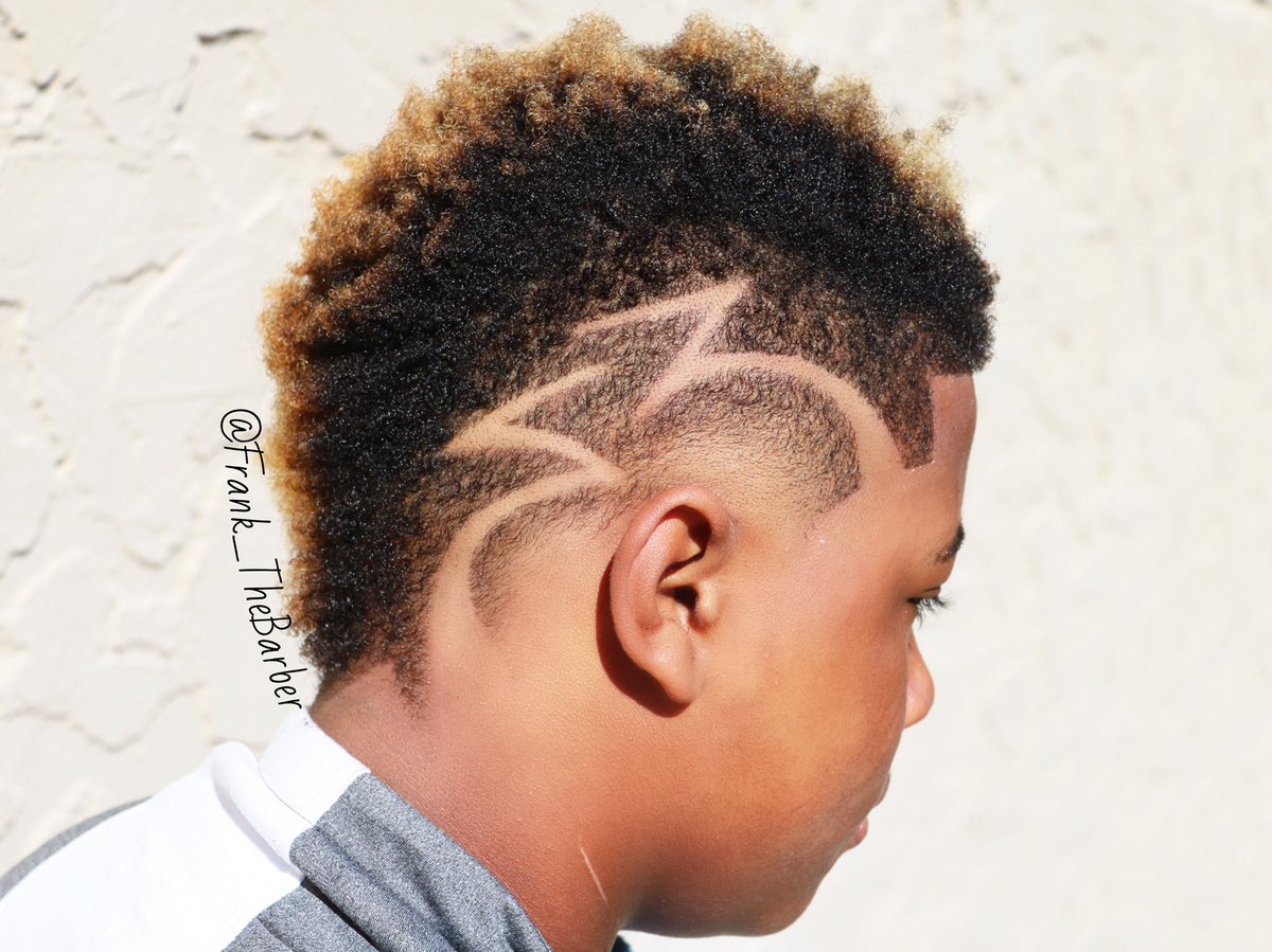 ultimateLifeSBB's tweet photo. Mohawk with some SPICE ⚡️💈@Frank_TheBarber #freestyledesign #kidscuts #lovethekids #designkidscuts #phingerprint #phillybarber #ultimatelifestylebb https://t.co/t1OrVMVjjK