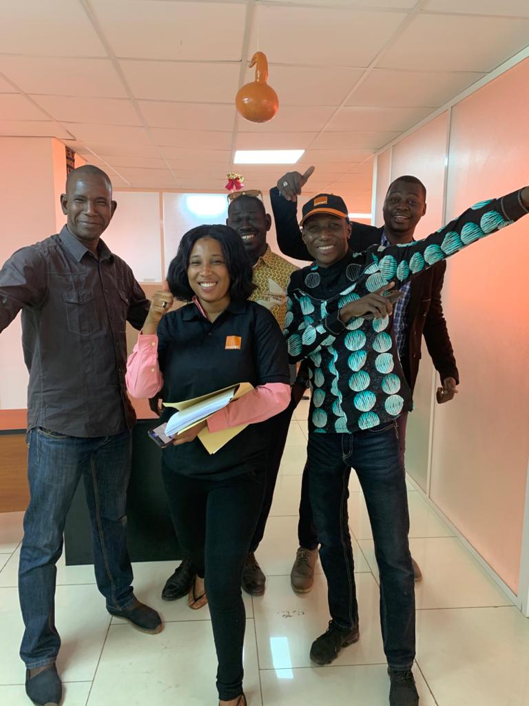 Orange_Mali's tweet photo. Top départ pour l’opération Yiriwa.
Les équipes #B2B_OML engagées à promouvoir #Yiriwa_OML, une offre dédiée aux professionnels.
#Awkerefe https://t.co/1InH1LXMsn