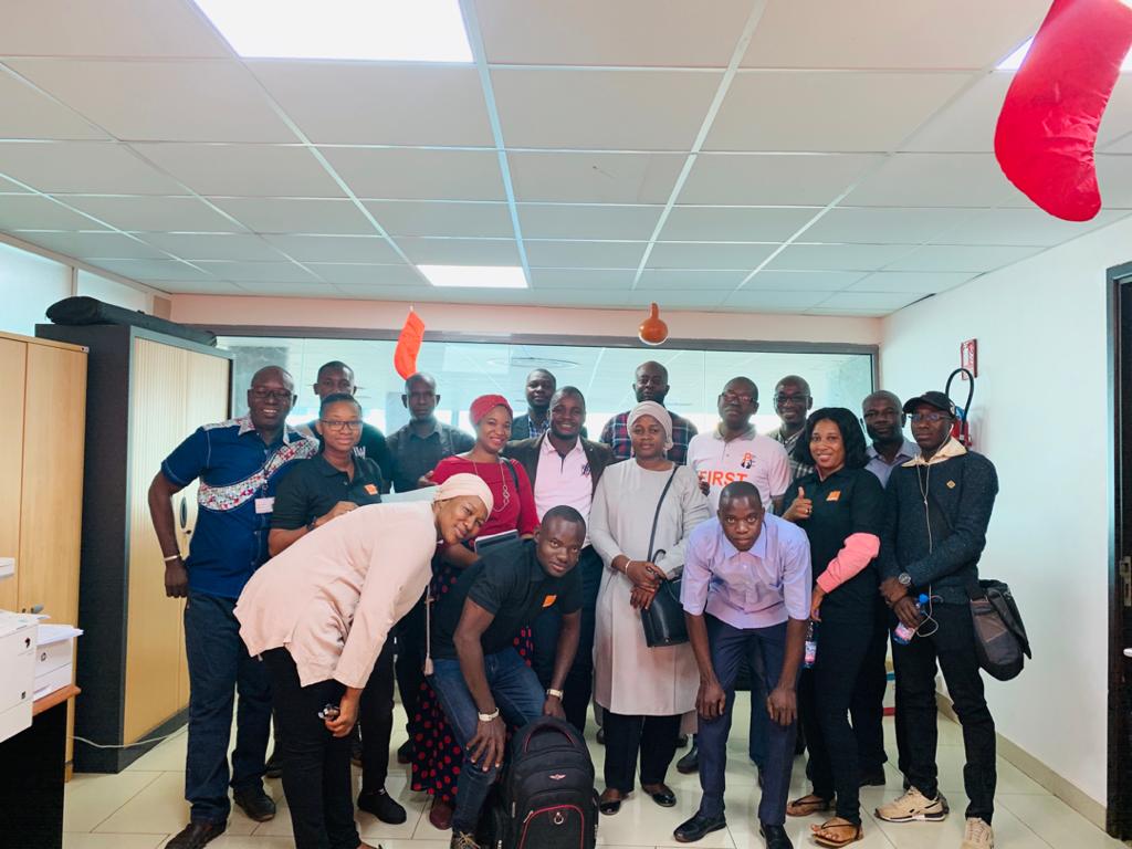 Orange_Mali's tweet photo. Top départ pour l’opération Yiriwa.
Les équipes #B2B_OML engagées à promouvoir #Yiriwa_OML, une offre dédiée aux professionnels.
#Awkerefe https://t.co/1InH1LXMsn