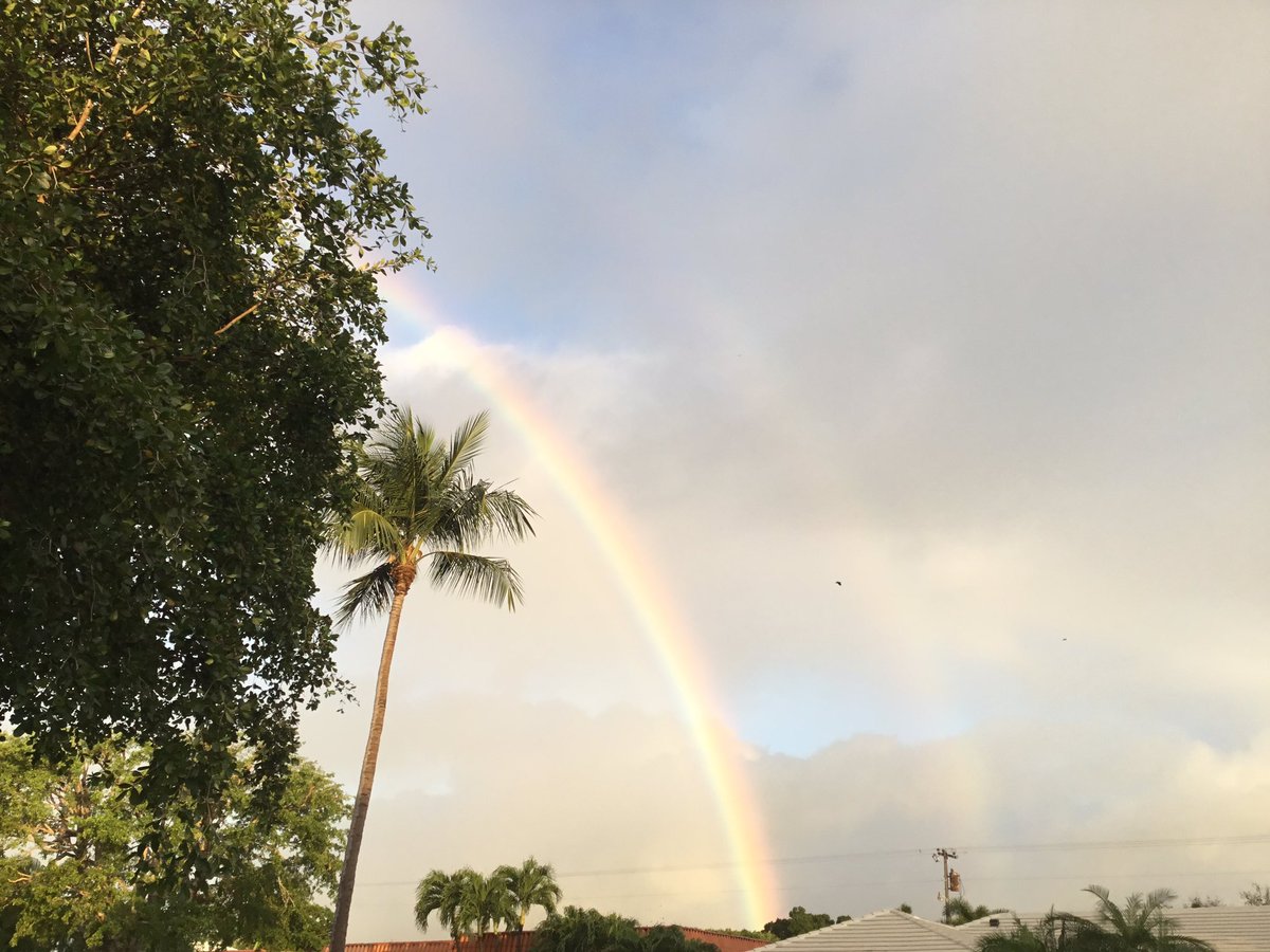 andiphifer's tweet photo. Look at this beautiful rainbow 🌈 that is over my house right now 👍🌈♥️🤗 !! Just wanted to share it with you guys 👍🤗😁!! https://t.co/DlZ6PenWK5