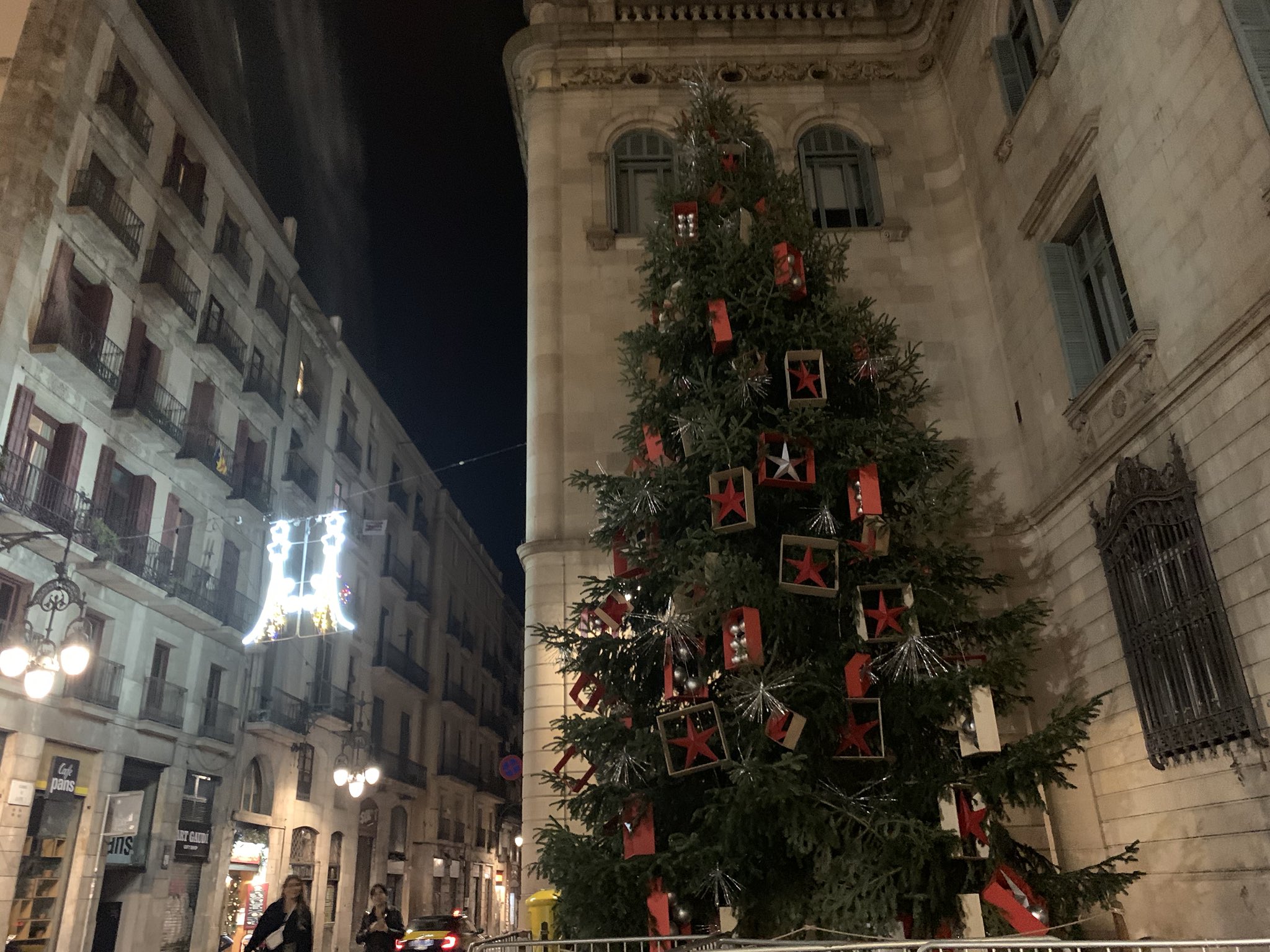 マイコ ウクライナ 日本 国際カップル クリスマスは彼の地元バルセロナでのんびり過ごし中 カップルとしての1年anniversaryも迎えることが出来ました 遠距離恋愛は辛いことが本当に多いし 彼のために自分の環境投げ捨てられない と思いがち