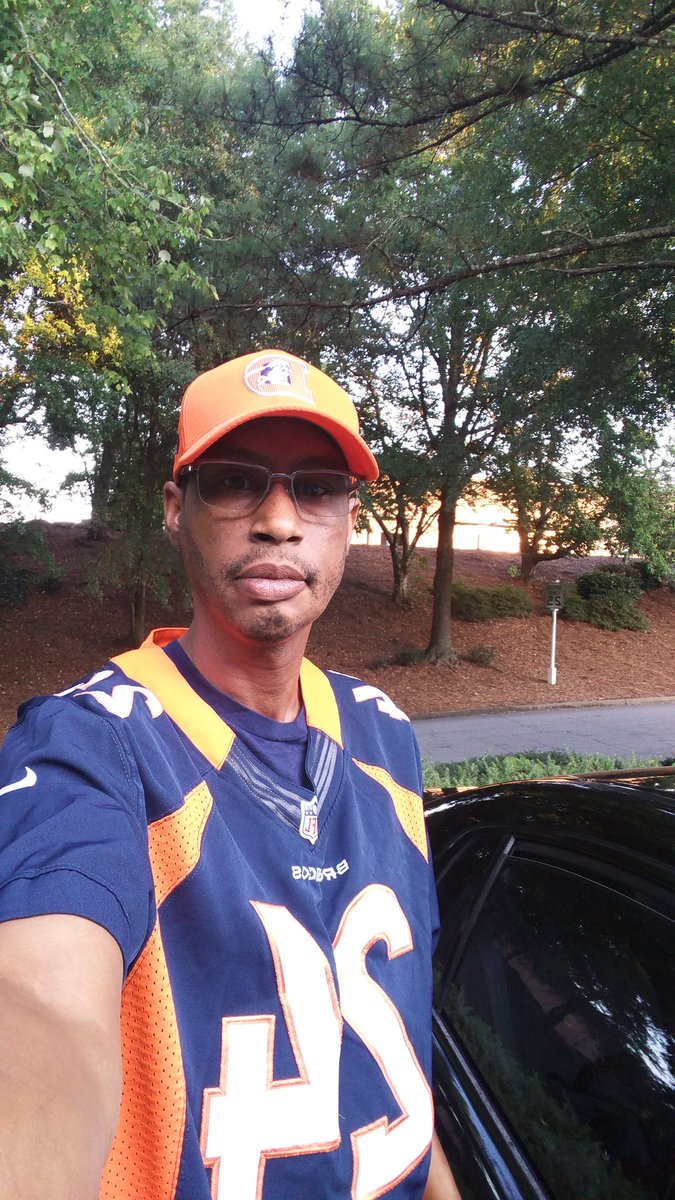 bsttuque's tweet photo. @BroncosFan1959 Brian but my friends call me Bizzy B. #alwaysintosomething #ATL https://t.co/bPoAq8rhA3