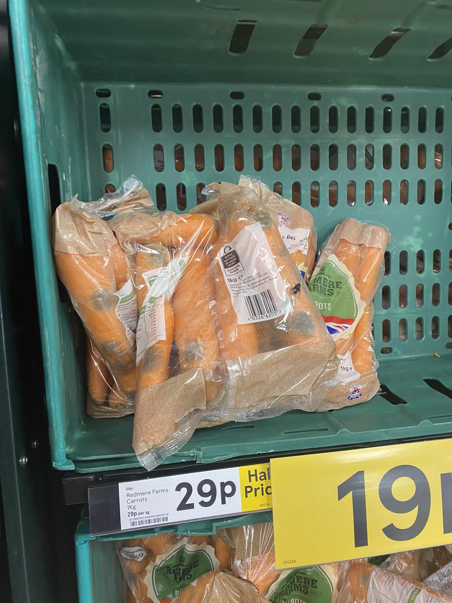 bethanyolivia's tweet photo. Walked into @Tesco Baguley to a horrible smell and then saw these with flies all over them... disgusting 🤮 https://t.co/oMzyuTXCtG