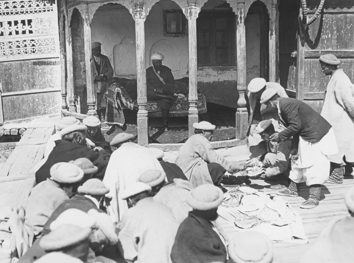 A 1934 photo of #Hunza men attending the royal courtroom at #BaltitFort in the present day #Karimabad.

Via <a href="/allthingshunza/">All Things Hunza</a>

Photo by #DavidLorimer taken from his documentary #LifeinHunza (1937)

#GilgitBaltistan #GBee #History  #SpectacularPakistan #humansofhunza #Balawaristan