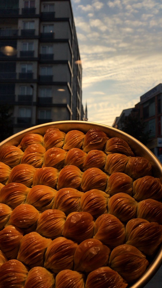 Arka plan yapmalık midye baklava gelmiştir.