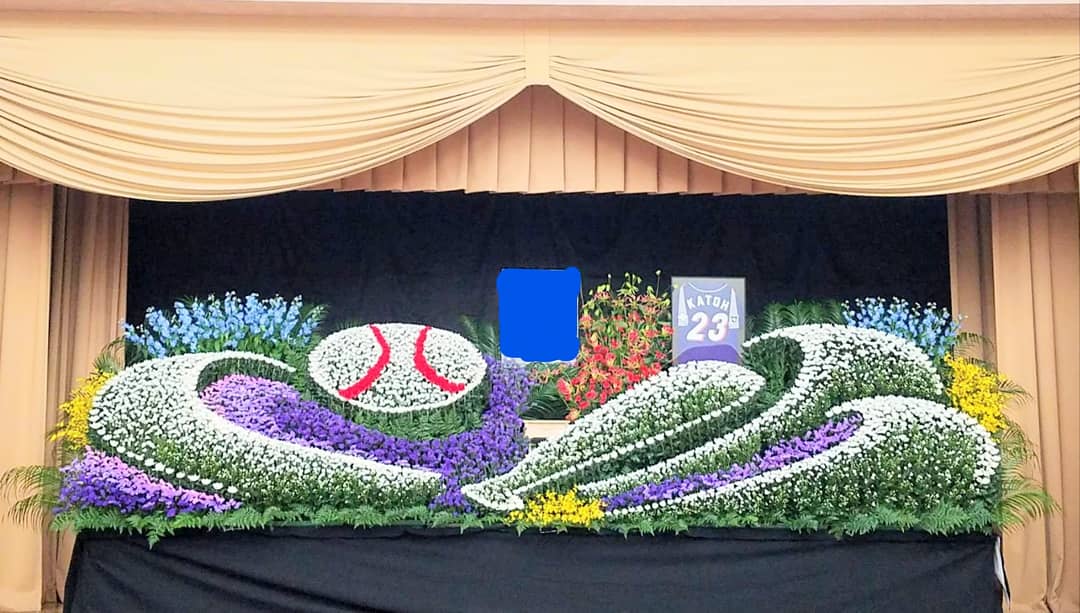 Twitter 上的 Possible 可能性 の会 青森県むつ市 眞真堂 会長の太田 Shin1979flower です 眞真堂さんの仕事のお手伝いに行って来ました 困っている花屋 葬儀社がいれば 僕はいつでも助けに行きます 花屋 花 Flowers むつ市花屋 青森県 花のある