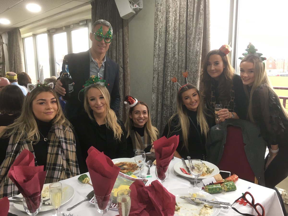 AKSSchool's tweet photo. Thank you ⁦@fylderugby⁩ for the fantastic pre-match hospitality.... 45mins ‘til KO! 🎄🏉🎄🏉 #BoxingDay #Alumni https://t.co/fGGXl0CtdN