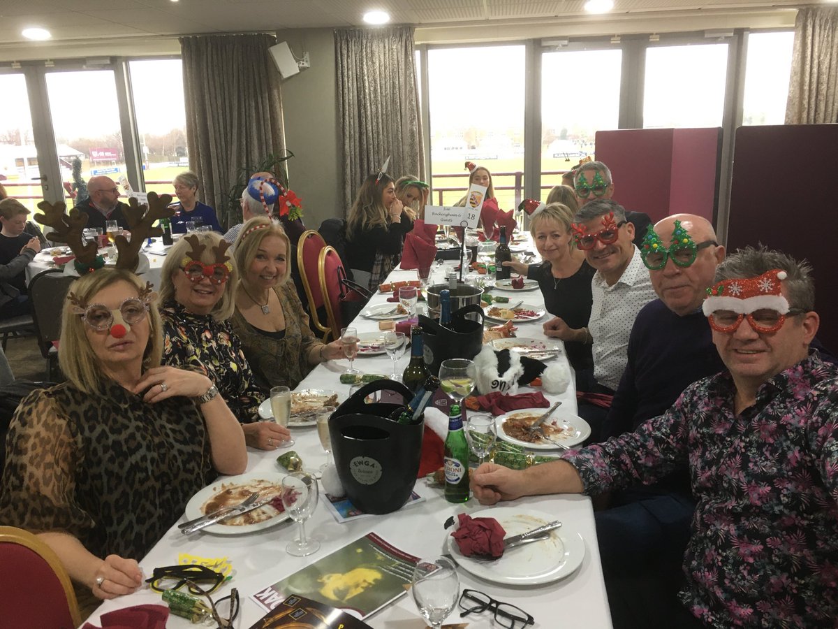 AKSSchool's tweet photo. Thank you ⁦@fylderugby⁩ for the fantastic pre-match hospitality.... 45mins ‘til KO! 🎄🏉🎄🏉 #BoxingDay #Alumni https://t.co/fGGXl0CtdN