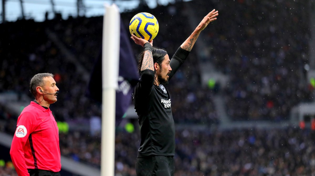 Footballtweet's tweet photo. Half time at White Hart Lane: Tottenham Hotspur 0 - 1 Brighton. #TOTHA
⚽⚪🔵 https://t.co/0kEIotBbaV