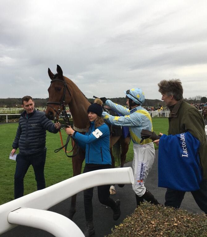 AlexHalesRacing's tweet photo. Great pics of Millers Bank @MarketRasenRace with @kielanwoods & @roseoftheshires well done Robbie (Millers Bank) and team Hales #topteam #topowner #topjockey https://t.co/MFQgwRjapm