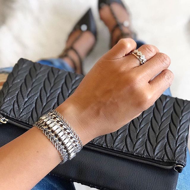 The perfect amount of sparkle ✨ Shop sale items up to 70% off, including our Betty Sparkle Bracelet. PLUS redeem Dot Dollars now through the 28th! 💕

Shop now: bit.ly/398UqEp