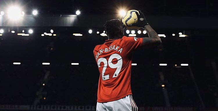 StatmanDave's tweet image. Premier League assists this season:

1 - Aaron Wan-Bissaka 
1 - Mesut Özil 

AWB is off the mark in that regard for Man Utd. 👍