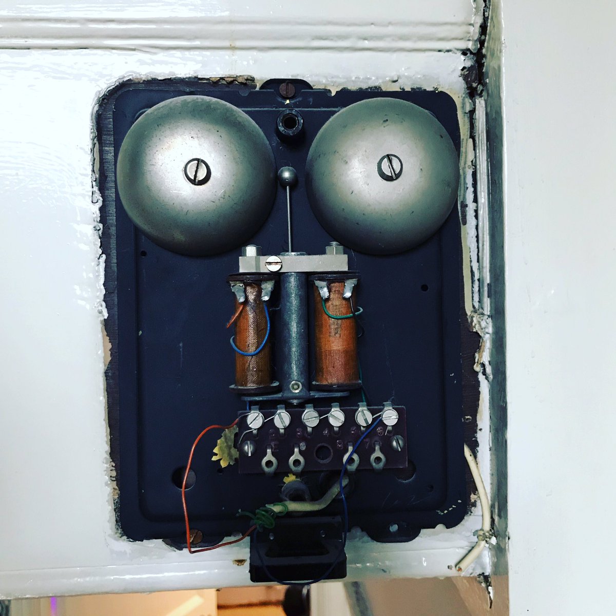 C3PO spotted without mask. #C3PO #RiseofSkywalker #StarWars #theinsidestory