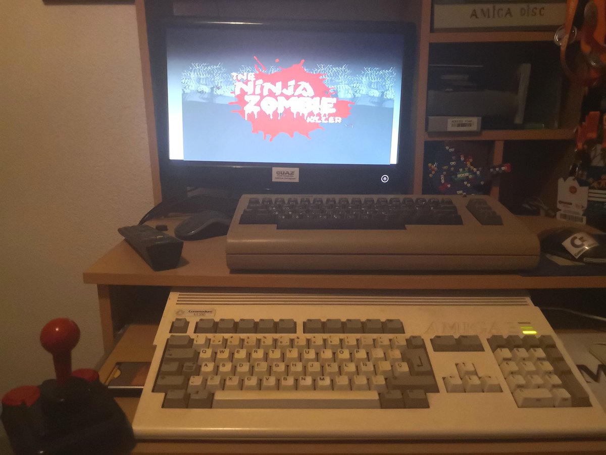 rogerles2016's tweet photo. #NavidadesCommodore #tardeAmiga jugando a los juegos de la última #capacitor y al #rygar en mi #A1200 y al #ReshootR en la #cd32 https://t.co/TbcfoxHrzs